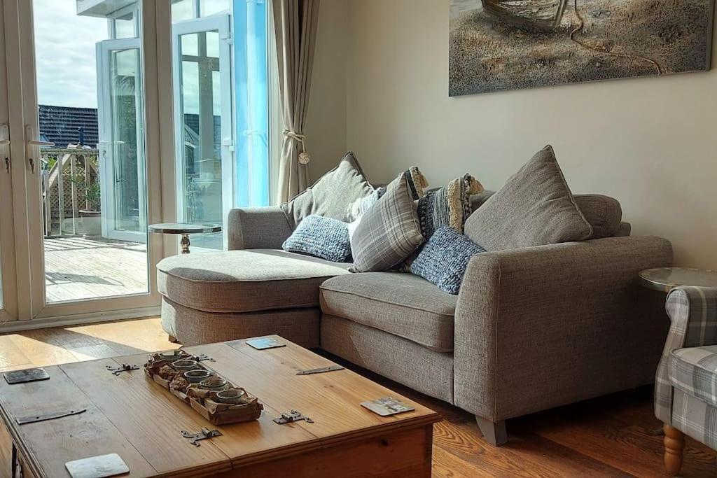Sea Crest, Beautiful Home In Tenby With Sea Views Ngoại thất bức ảnh
